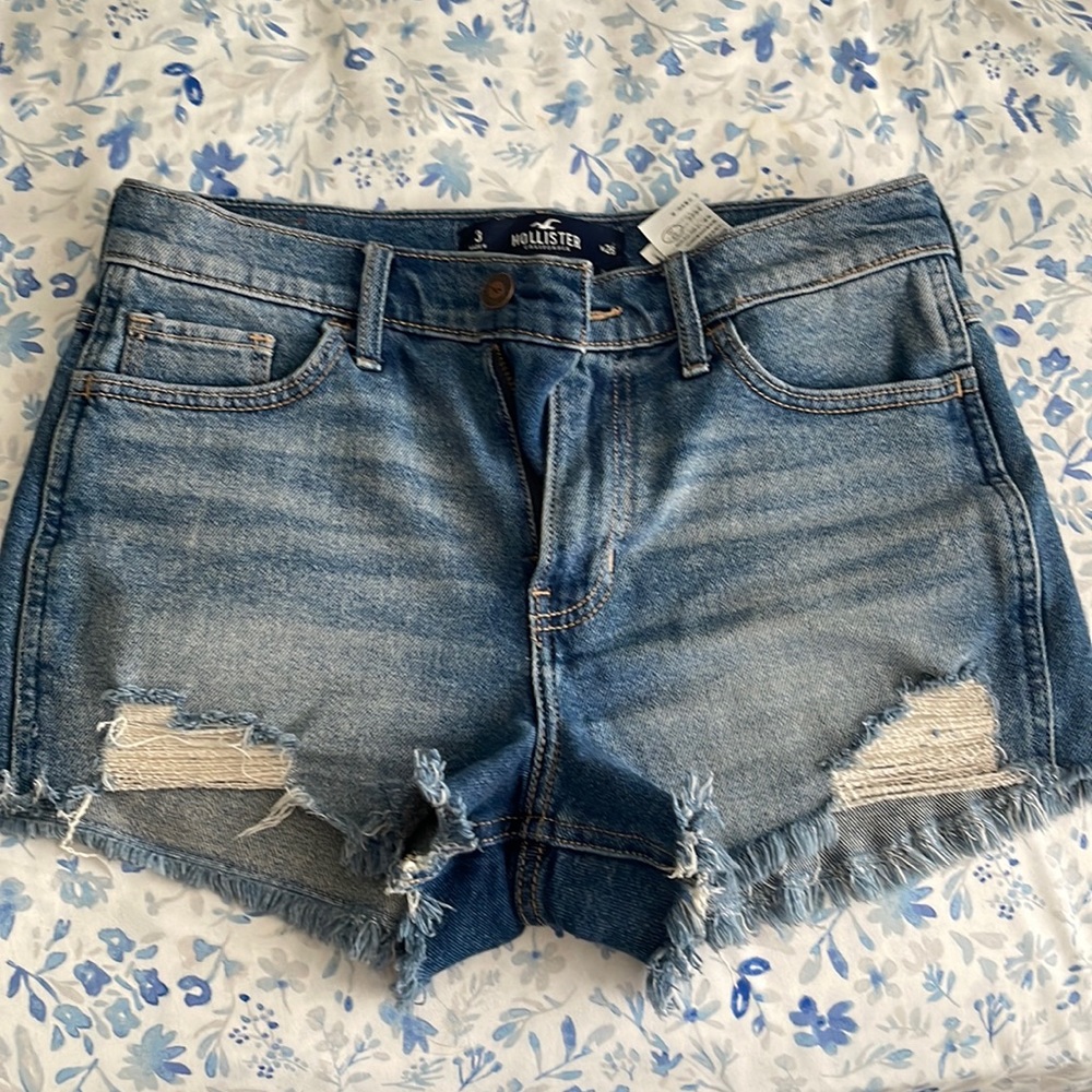 Hollister jean medium wash shorts